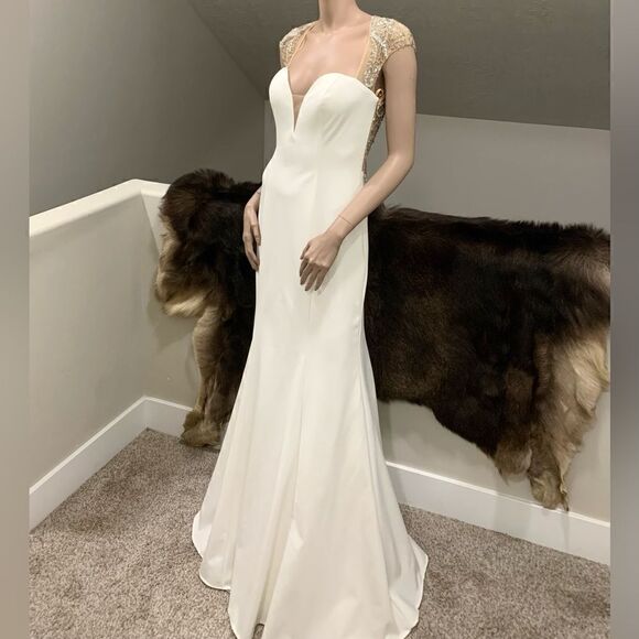 New Stunning Cap Sleeve Exquisite Beading Back Mermaid Gown/Evening Dress - Picture 8 of 17